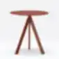 Pedrali Arki-Base ARK3 stalas raudonos spalvos – apvalus stalviršis su trikojo pagrindu.