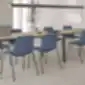 Varya XL konferencijų kėdės su porankiais, Inclass, darbo erdvėje prie stalo, natūrali aplinka.
