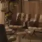 Rudi Snap 21H krėslai kambaryje su augalais ir kavos staliukais