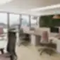 Profim Violle 150SFL ergonominės biuro kėdės atviro biuro erdvėje su vaizdu į kalnus